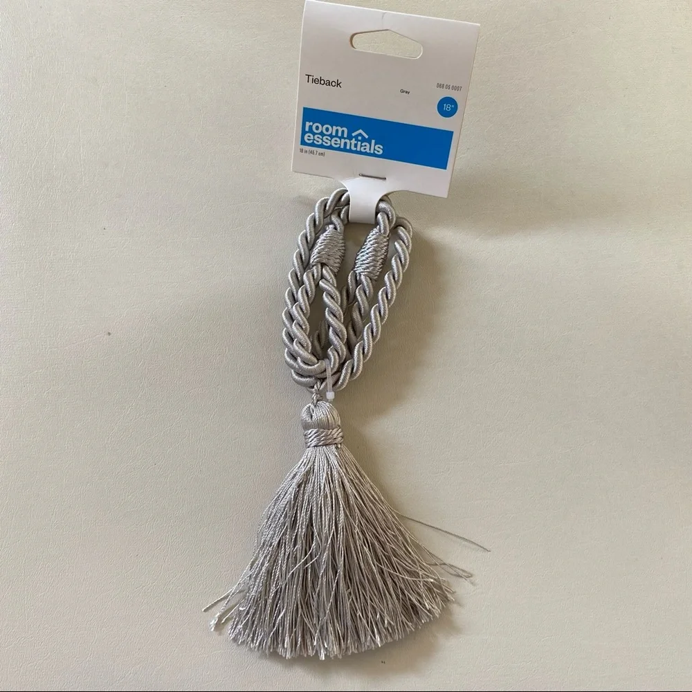 Room Essentials Gray Tassel 18